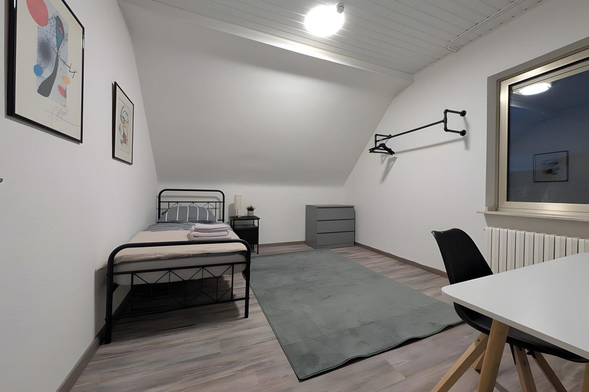 Cozy House With Partyroom Düsseldorf